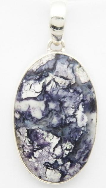 photo of deep purple tiffany stone pendant